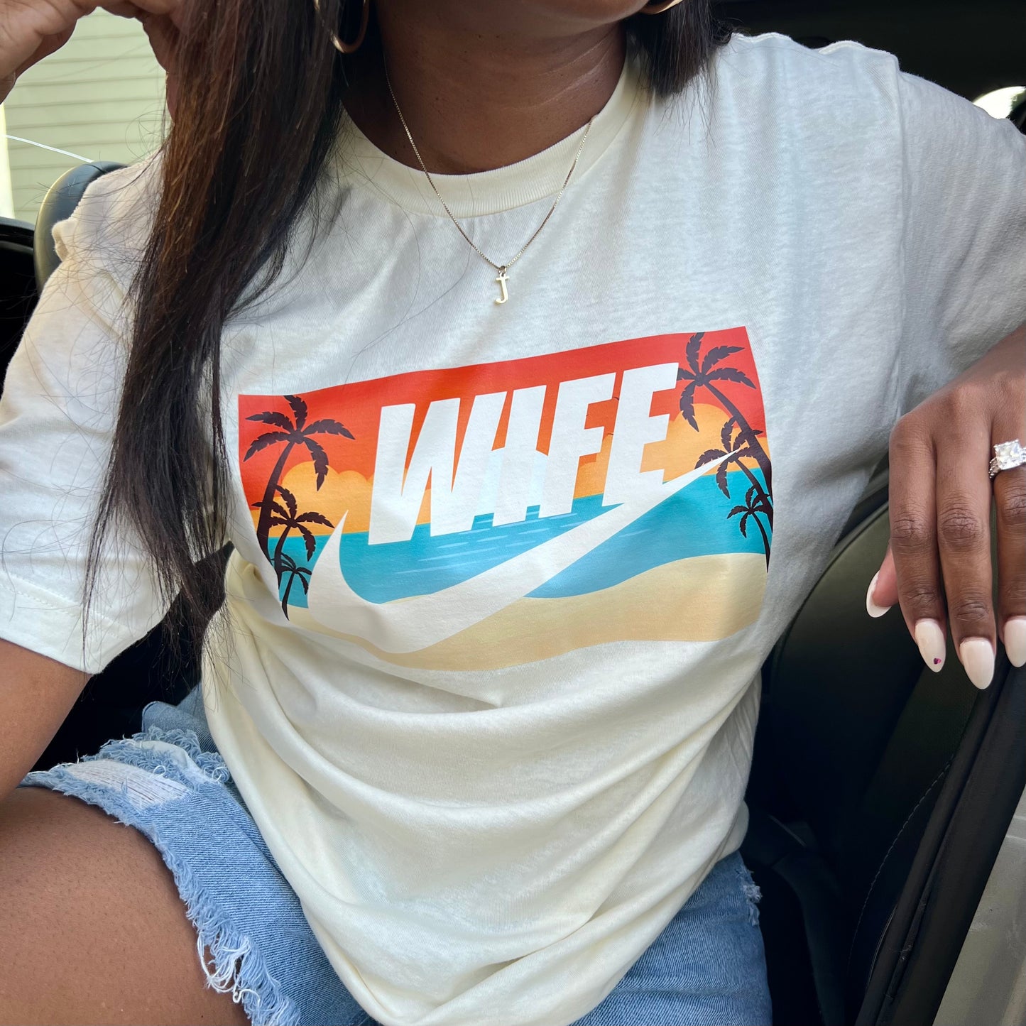 NATURAL WIFE SPORT SUNSET TEE
