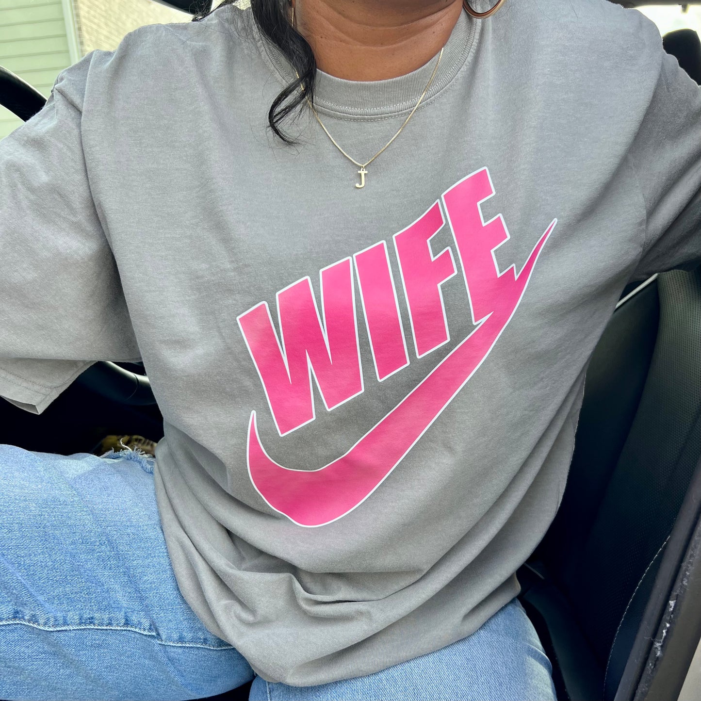 GREY/PINK SLANTED WIFE SPORT TEE