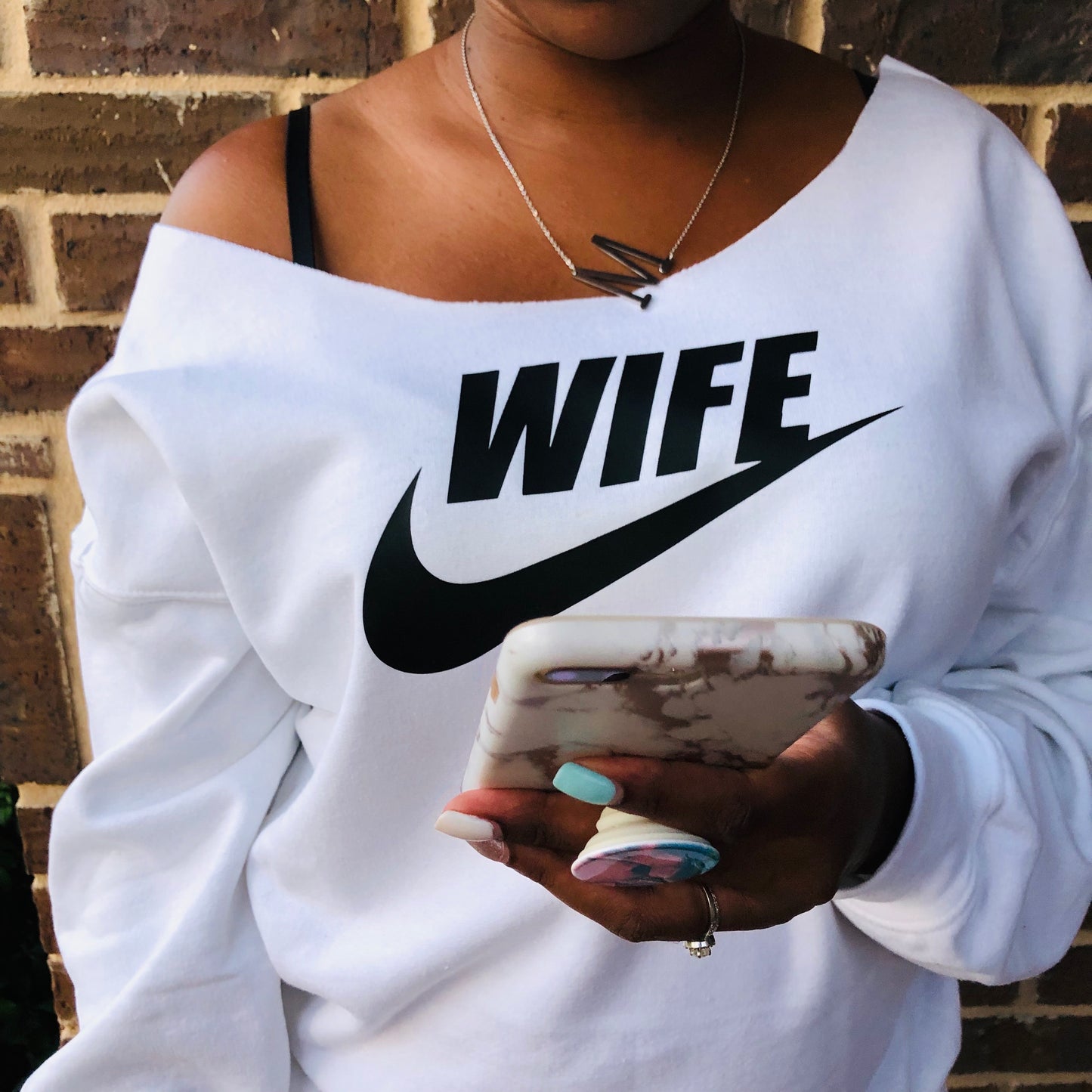 RAW EDGE CUT WHITE/BLACK WIFE SPORT SWEATSHIRT