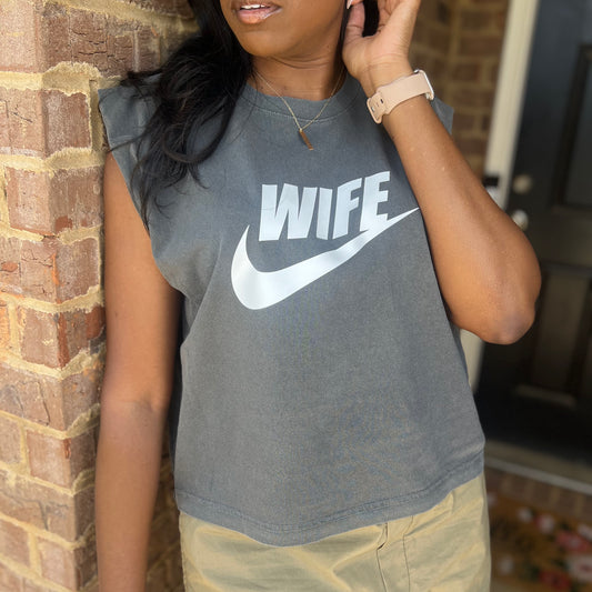FADED BLACK WIFE SPORT MUSCLE TEE