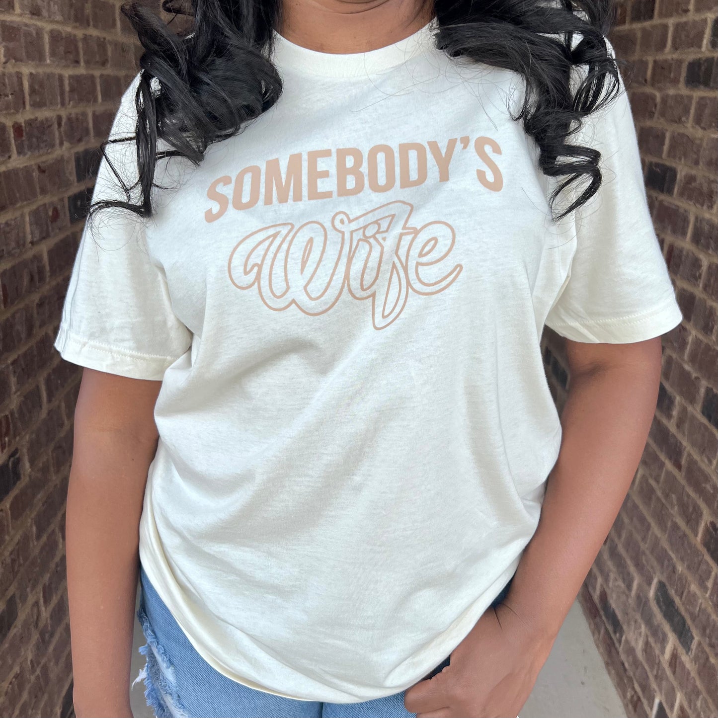 NUDE SOMEBODY'S WIFE TEE