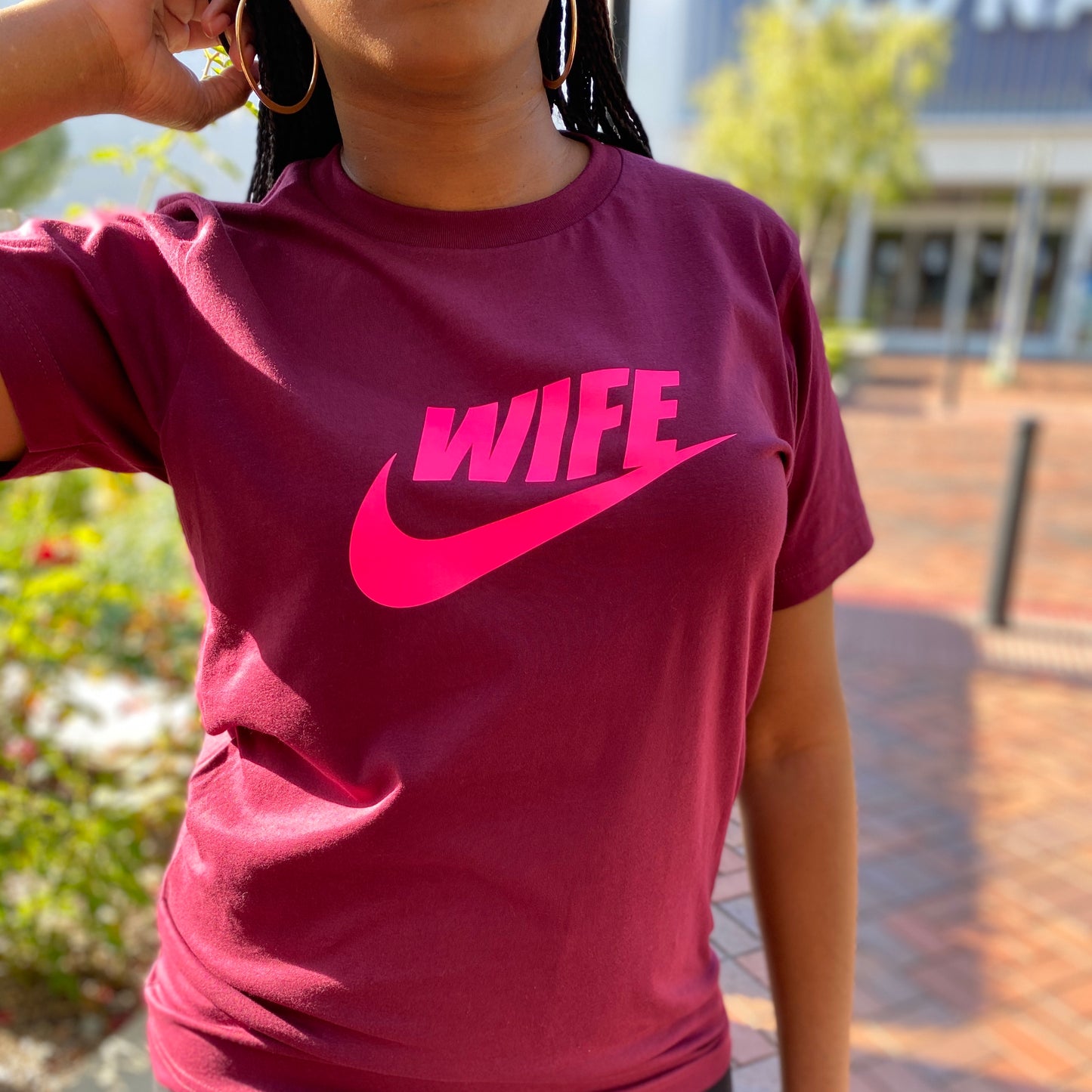 MAROON WIFE TEE