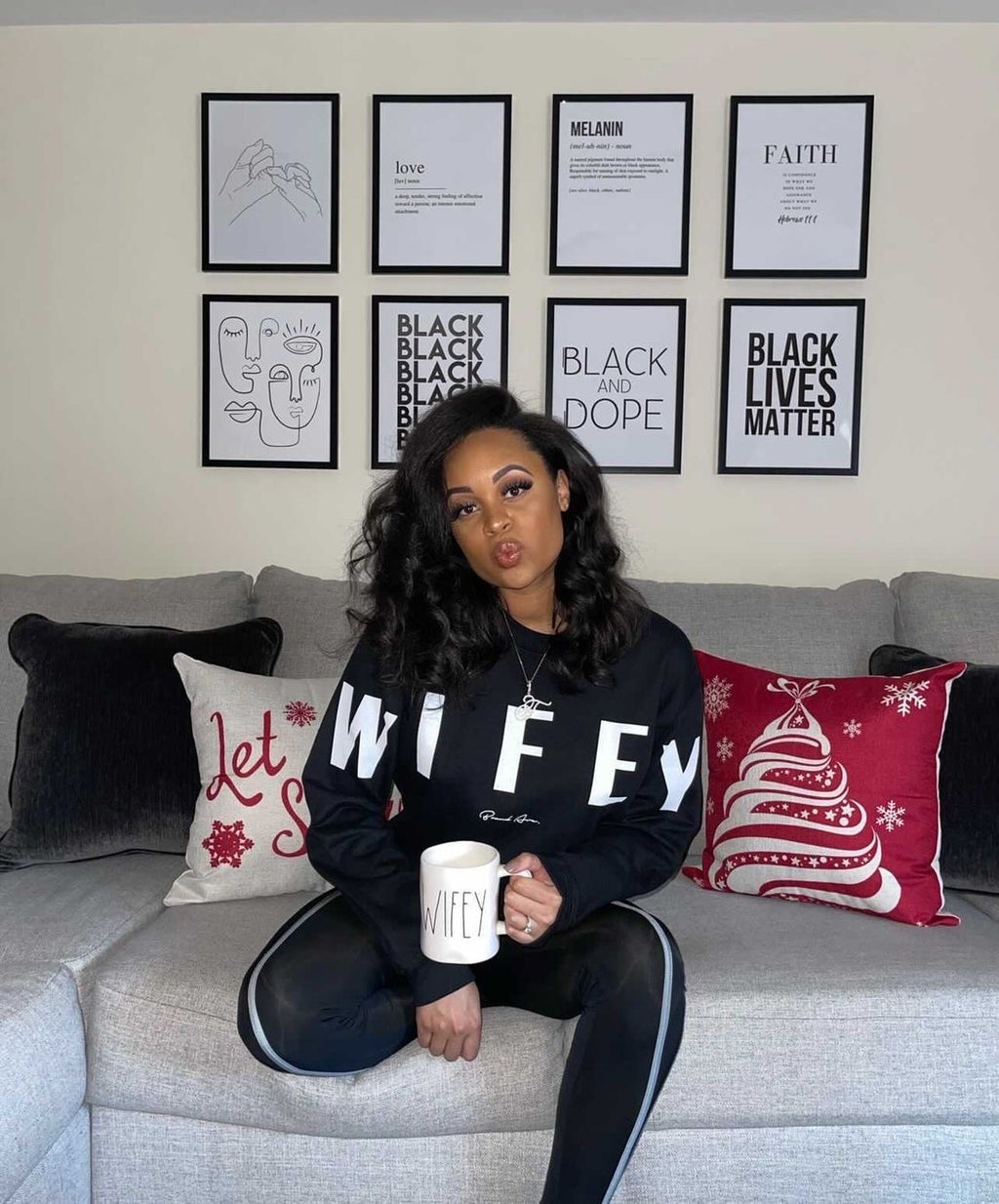 NOIRE ALL OVER ‘WIFEY’ CREWNECK SWEATSHIRT