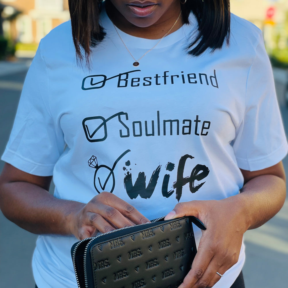 WHITE AND BLACK WIFE CHECKLIST TEE