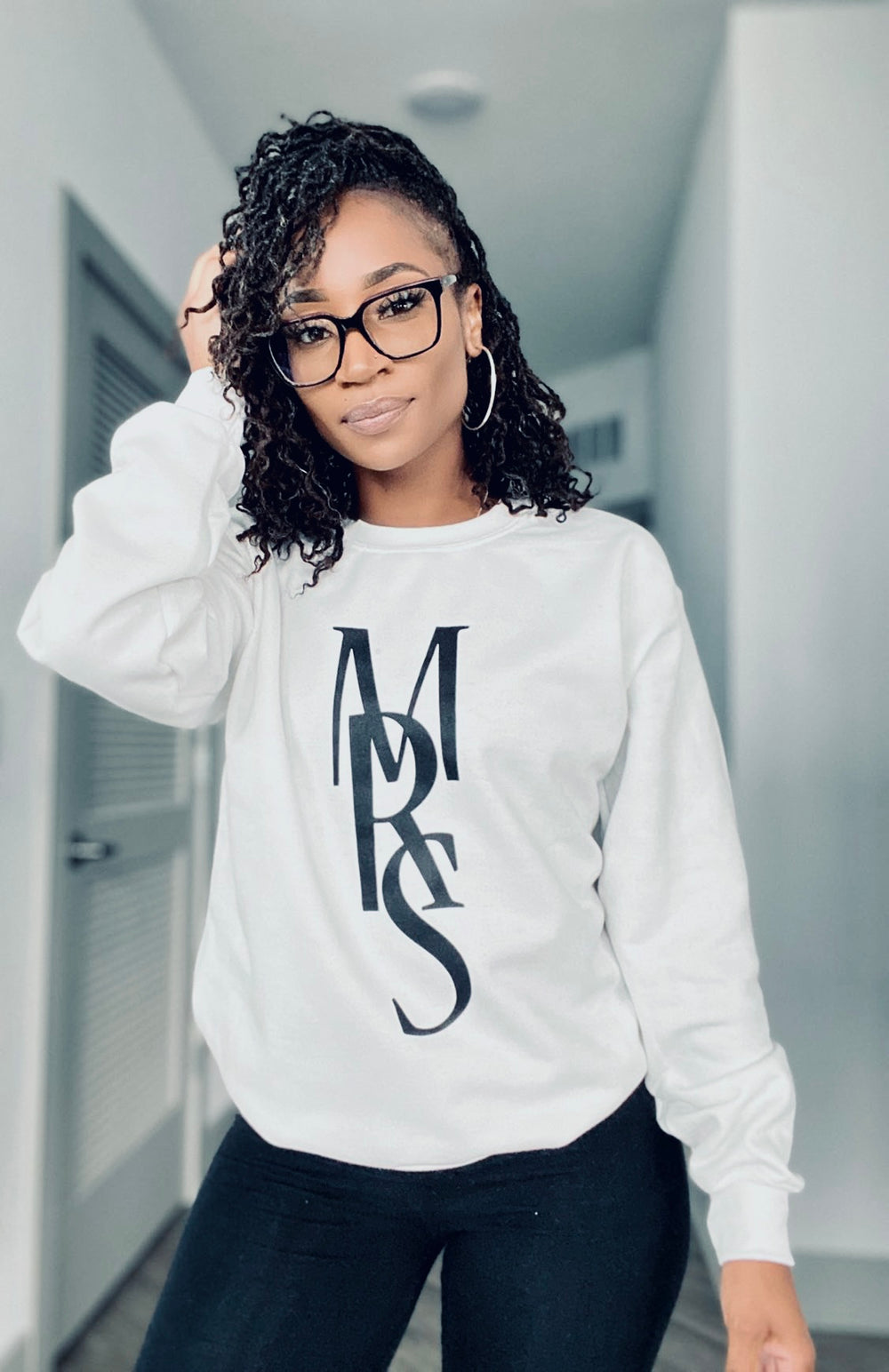 WHITE MRS. DESIGNER CREWNECK SWEATSHIRT